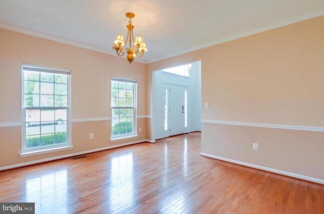 Building Photo - 8464 Hessian Hill Ct