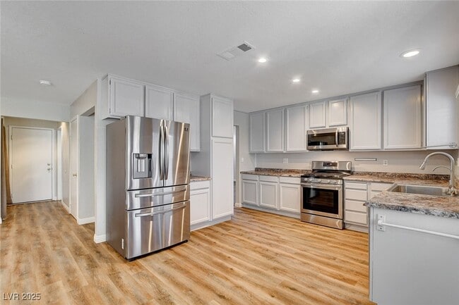 Building Photo - 446 Nettleton Cir