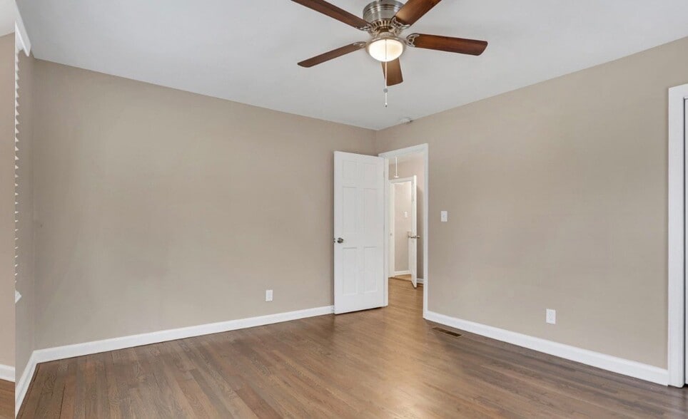 Building Photo - 4803 Glenwood Rd