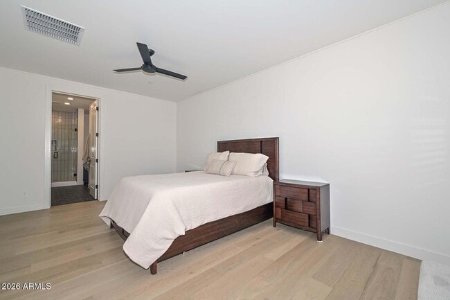 Building Photo - 11300 N Casa Dega Dr