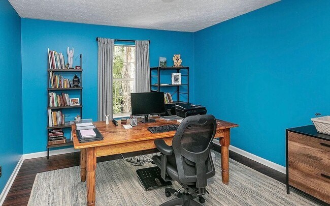 Building Photo - 4 Bedroom Home In Knoxville