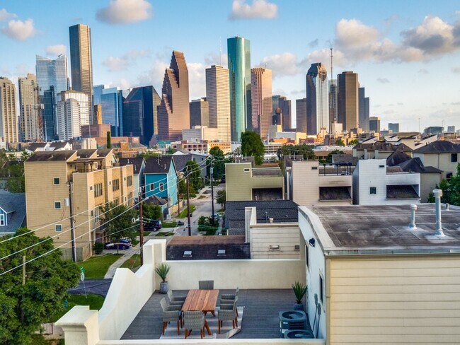 Building Photo - 1509 Holly St