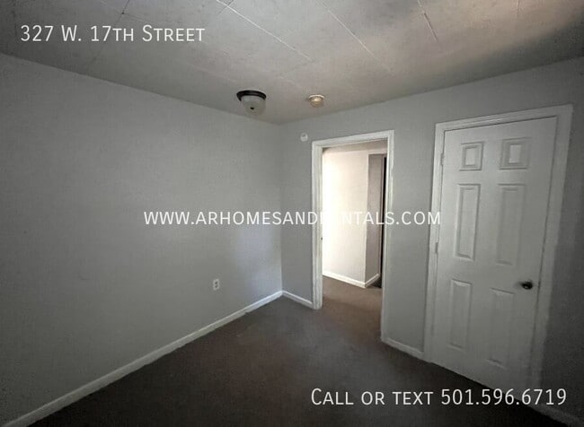 Building Photo - 327 W 17th St