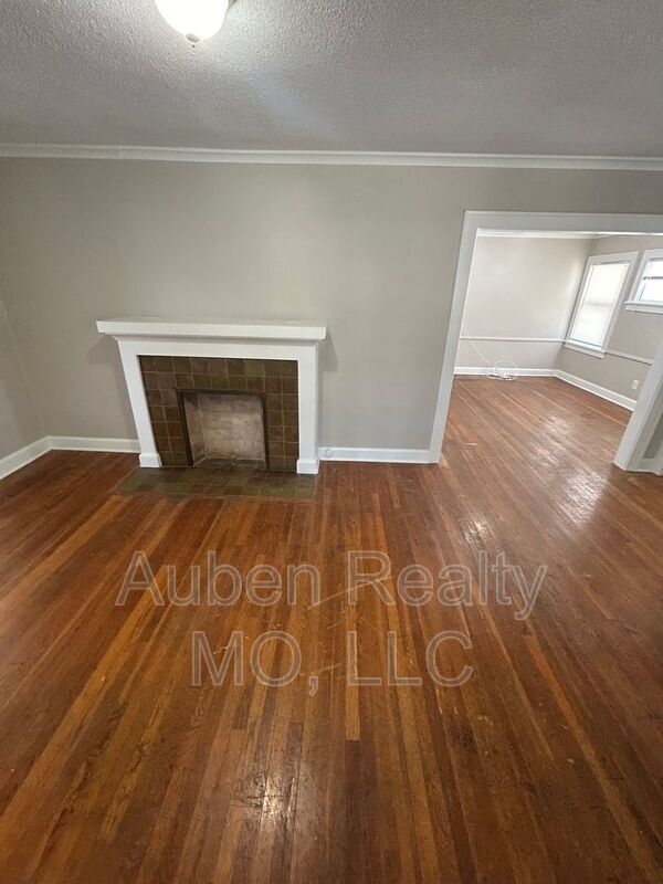 Building Photo - 5426 Harrison St
