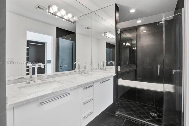 Building Photo - 900 Biscayne Blvd