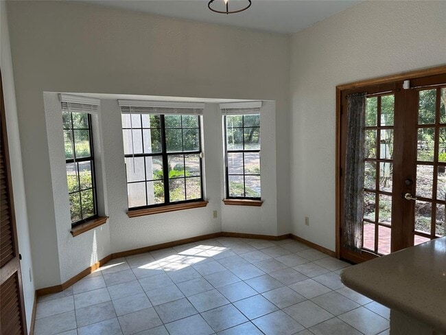 Building Photo - 1100 Crystal Creek Dr