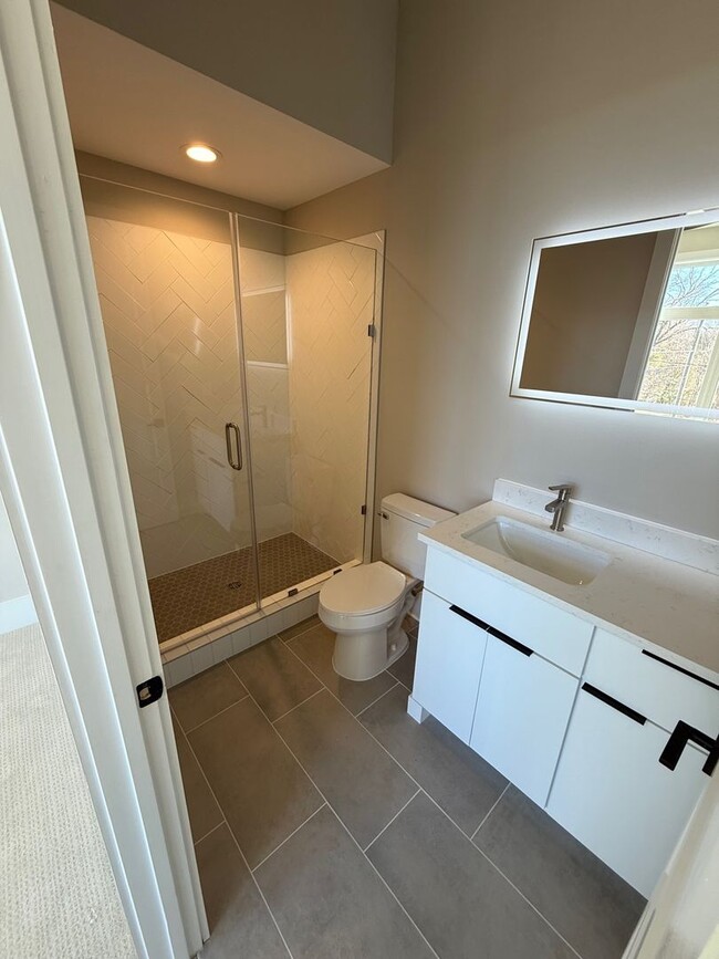 Building Photo - LUXURY Rooftop Terrace Townhome Uptown CLT