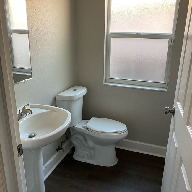 Building Photo - 774 Burlwood St