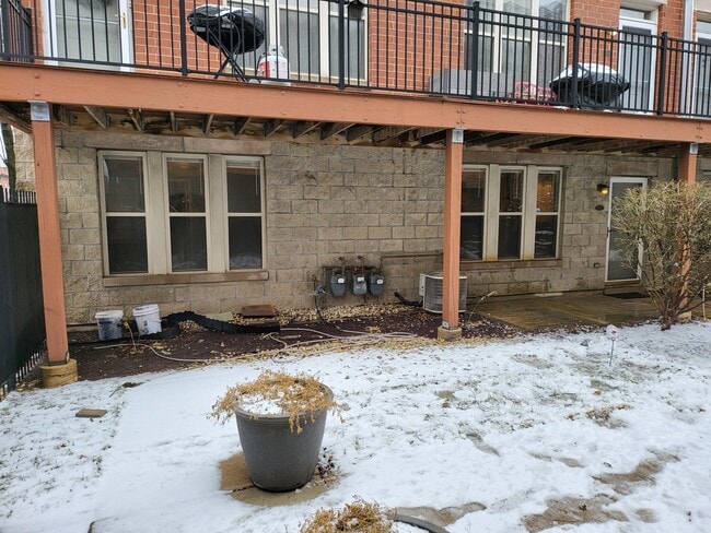 Building Photo - 2403 W Flournoy St