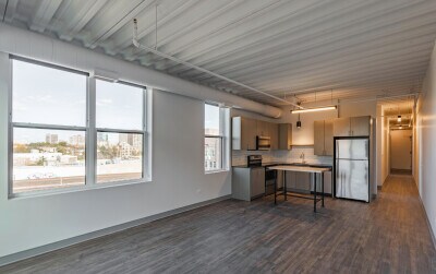 Building Photo - 941 W Dakin St