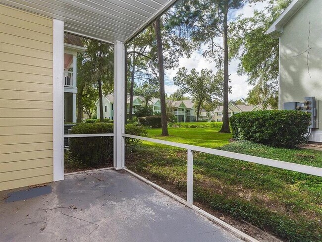 Building Photo - 10000 SW 52nd Ave