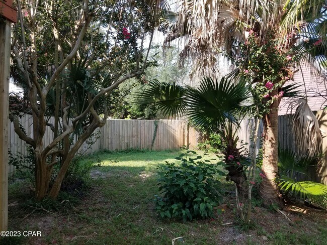 Building Photo - 7129 S Lagoon Dr