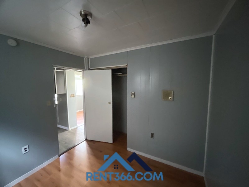 Building Photo - 509 W Centre St