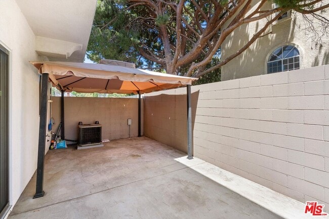 Building Photo - 15804 Crest Ln