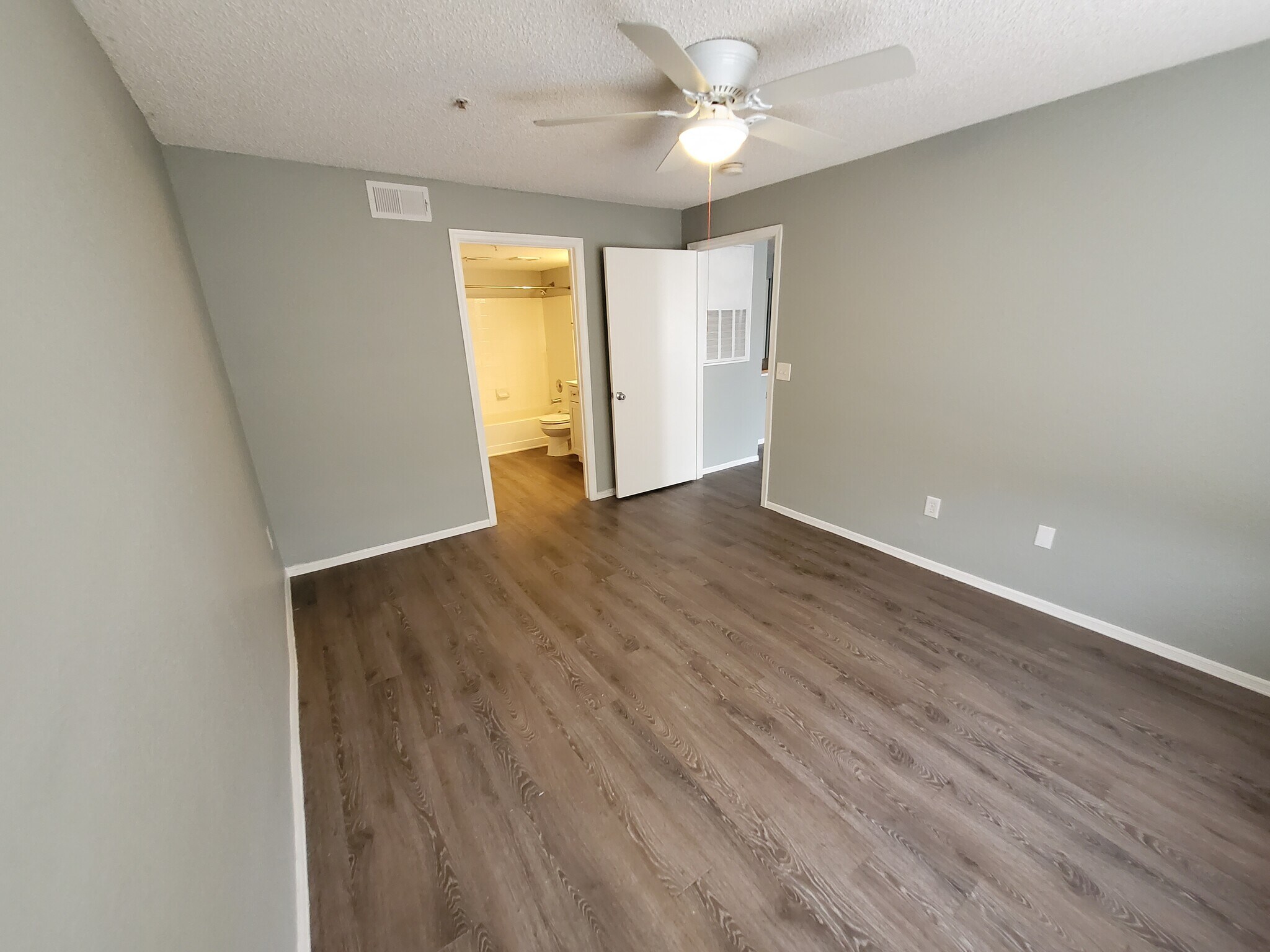 Building Photo - 4105 Tropical Isle Blvd