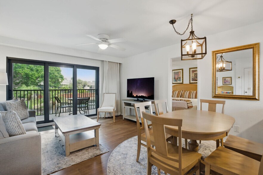 Building Photo - 600 Neapolitan Way