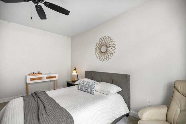 Building Photo - 1905 N Water St