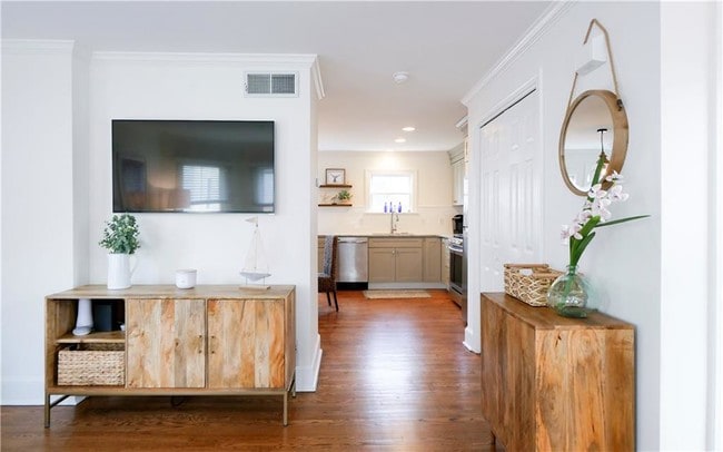 Building Photo - 45 1/2 2nd St