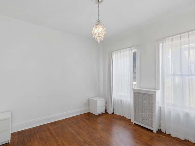 Building Photo - 5108 S Woodlawn Ave