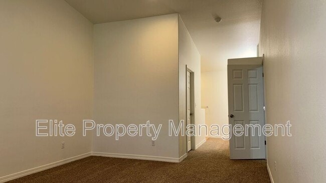 Building Photo - 175 S Stardust Ct