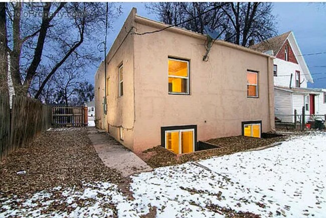 Building Photo - 1906 8th St