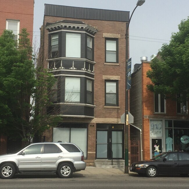 Building Photo - 908 N Western Ave