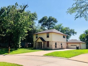 Building Photo - 29021 Cherrywood Ln