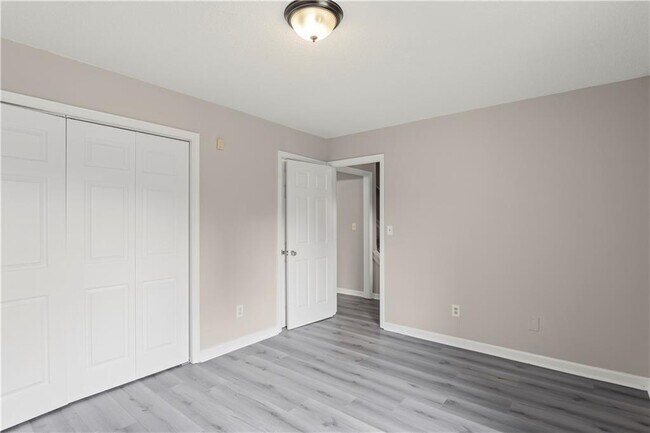 Building Photo - 3515 Ten Oaks Cir