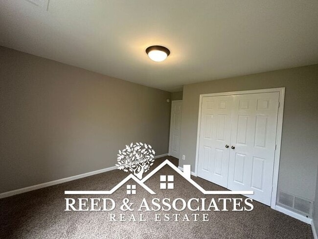 Building Photo - 4 Bedrooms in Southaven!