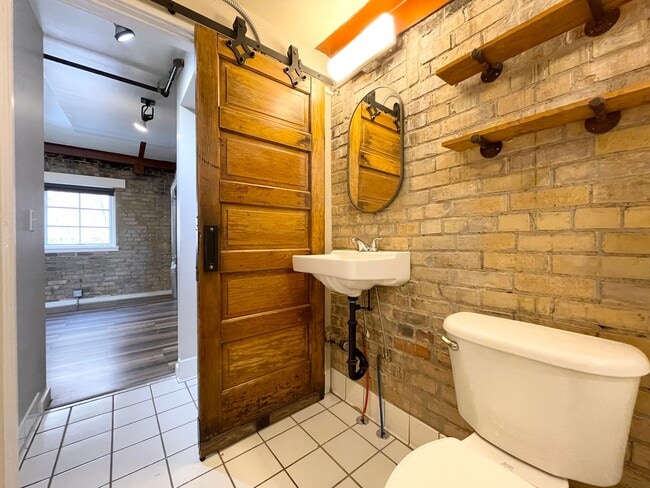 Building Photo - Urban Condo at The Pierpont Lofts!