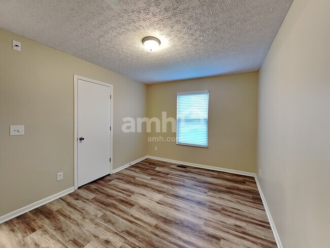 Building Photo - 42 Purple Finch Loop