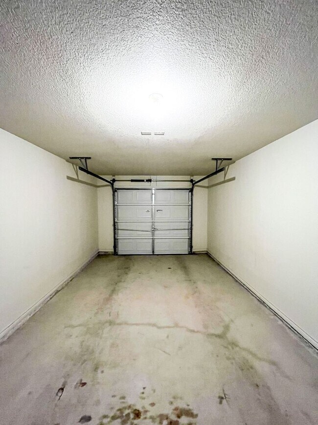 Building Photo - 1519 Justin Lp