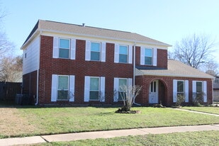 Building Photo - 458 Woodrail Dr