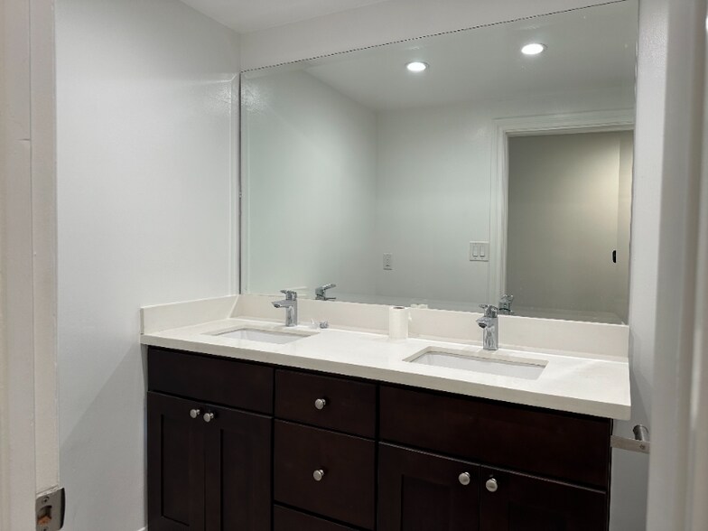 Building Photo - 2934 Ilopango Dr