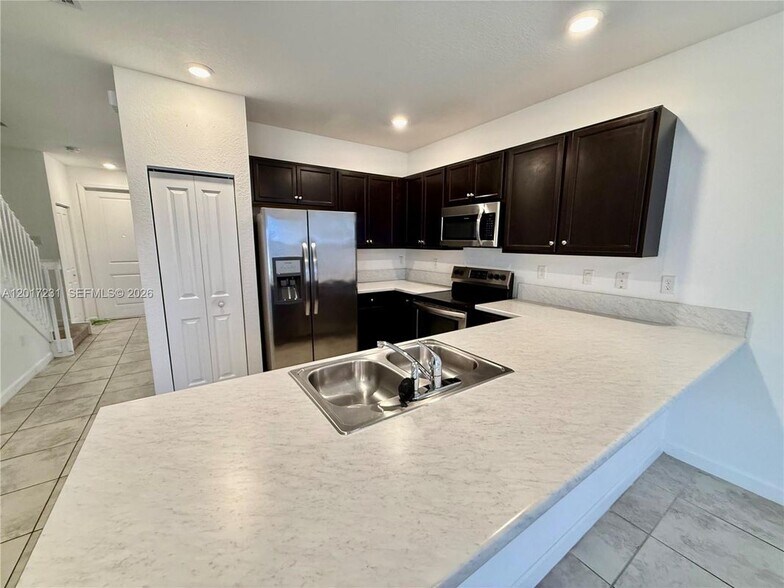 Building Photo - 11313 SW 250th Terrace
