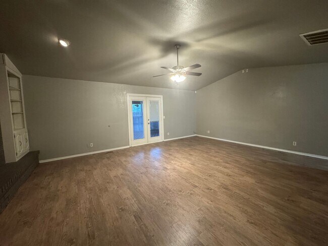 Building Photo - Cute 3 bed 2 bath in Broken Arrow