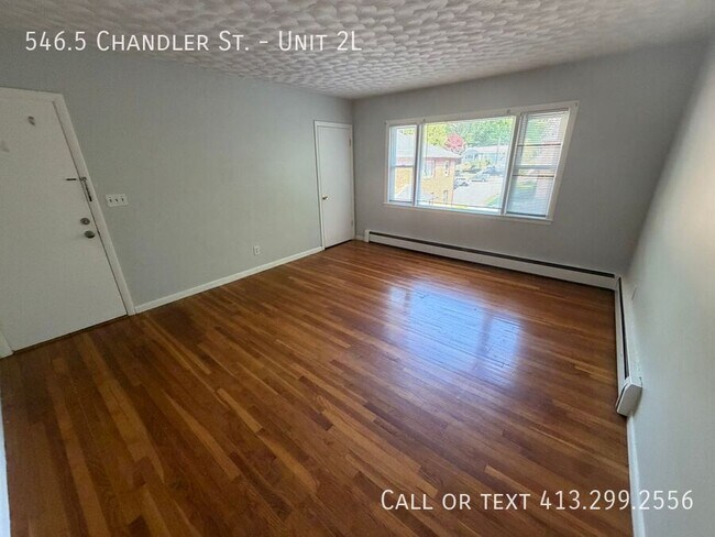 Building Photo - 546.5 Chandler St