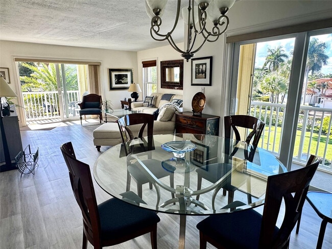 Building Photo - 951 De Soto Rd