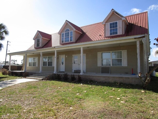 Building Photo - 6111 Shorewood Way