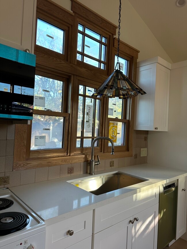 Building Photo - 1719 Loma Vista St