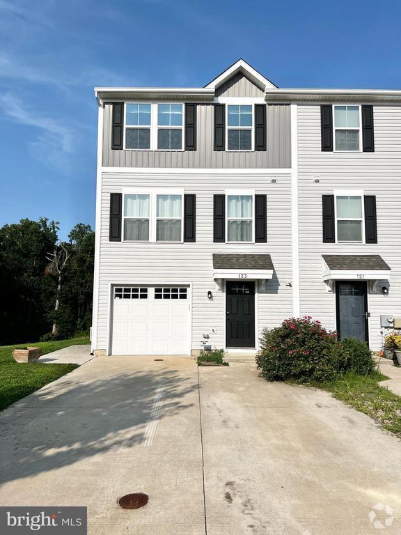 Building Photo - 123 Wye Oak Dr