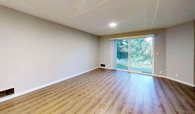 Building Photo - Charming Bothell Condo in a Fantastic Location! (Lower rent for 8 of 12 months