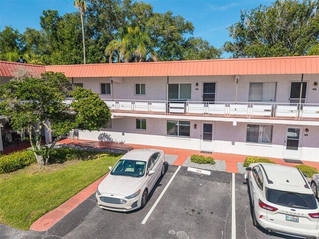 Building Photo - 1100 Martinique Dr
