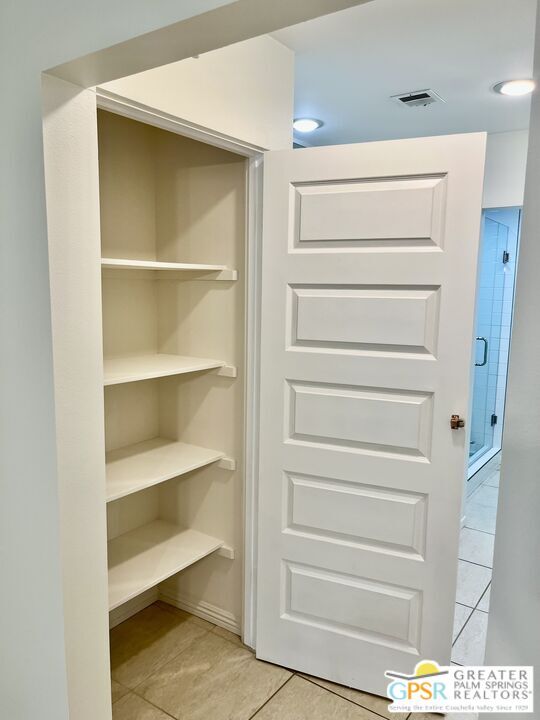 Building Photo - 2559 Whitewater Club Dr