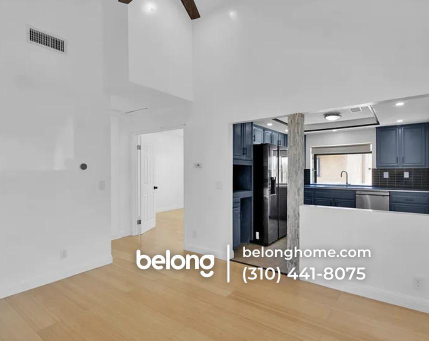 Building Photo - 10045 Topanga Canyon Blvd