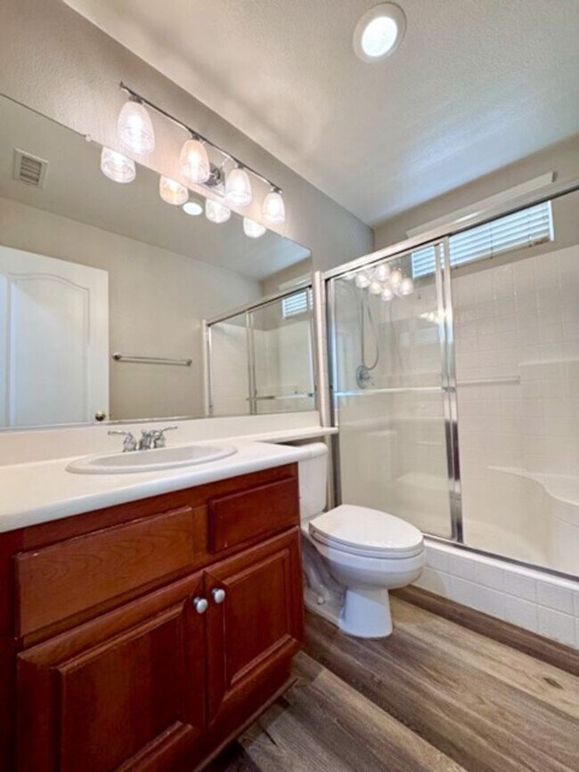 Building Photo - Oversized 5 bedroom Copper Canyon Murrieta...