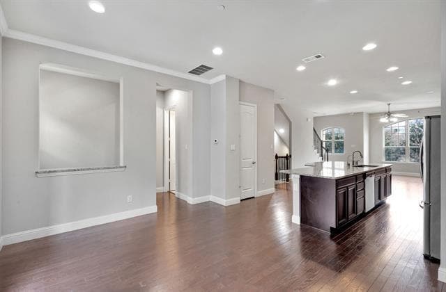 Building Photo - 6435 Las Colinas Blvd