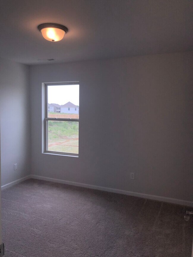 Building Photo - Lovely 3 bedroom 2.5 Bath in Williamson Co...