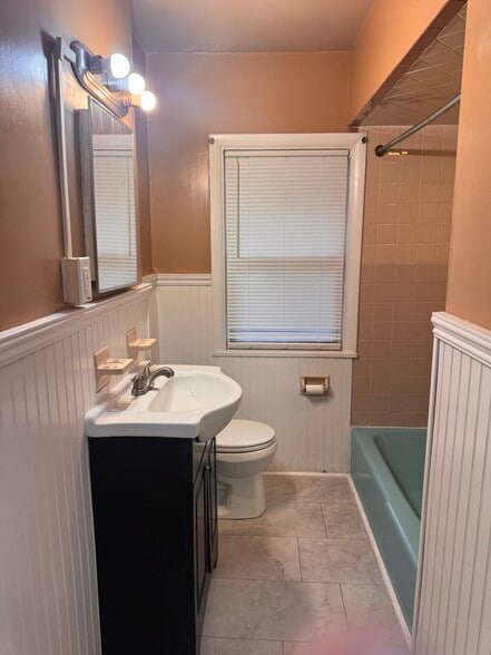 Building Photo - 727 Maytide St