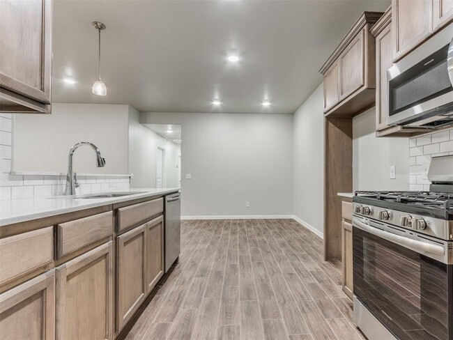 Building Photo - 12925 Willow Villas Dr